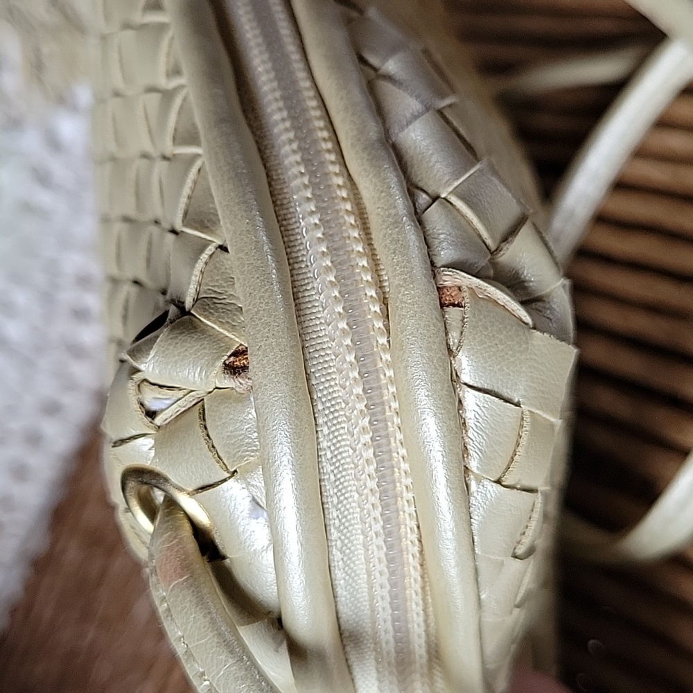 Evan Picone golden cream colored basket weave mini purse - Picture 8 of 13